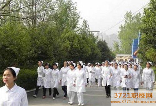 沈阳学护士的学校