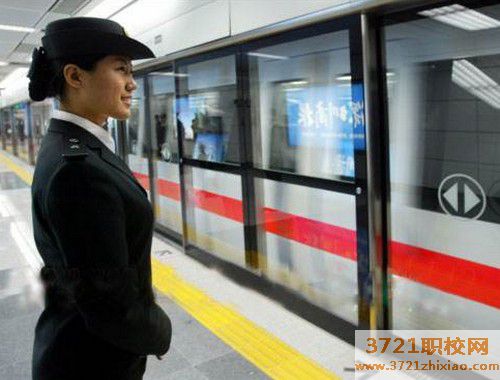 沈阳初中想读高铁乘务专业,哪个学校好