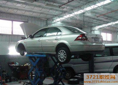 武汉最专业的汽车维修培训学校