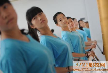 武汉金楚航空职业学校2023年招生简章