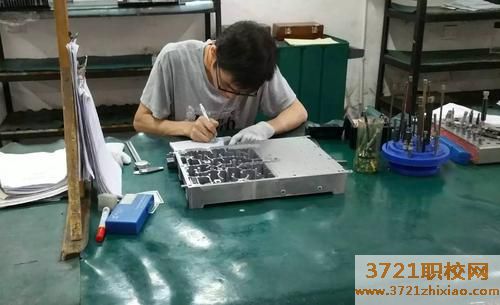 武汉凡谷电子职业技术学校2023年招生简章