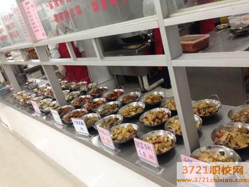 湖北现代科技学校食堂情况