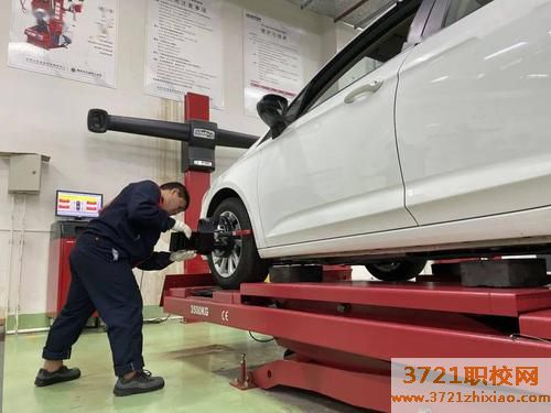 初中毕业学习汽车维修怎么样？合肥哪家学校能好点？