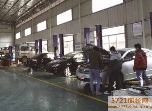 【武汉汽修学校】武汉去哪里学汽修好