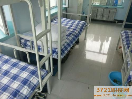 【武汉技校】武汉电子技工学校的宿舍条件和食堂情况