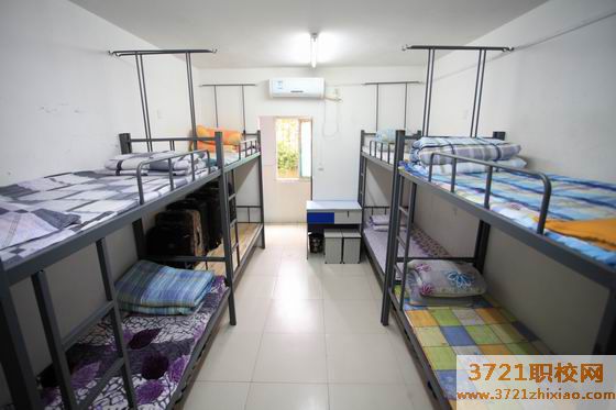 【武汉技师学院】武汉铁路技师学院的宿舍条件和食堂情况