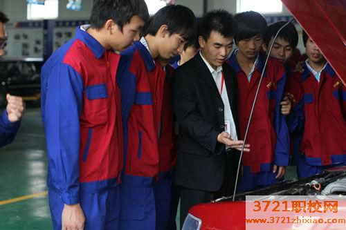 【合肥汽修学校】合肥汽修培训班学费，合肥汽修培训班报名费多少