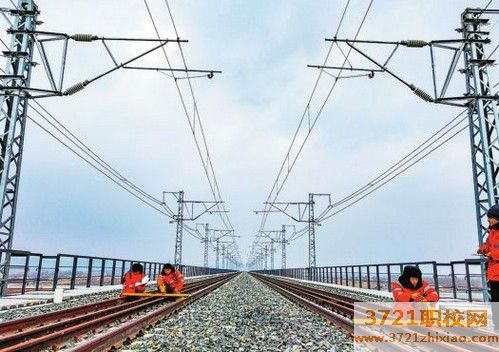 武汉初中毕业可以报考的城市轨道交通方面的学校