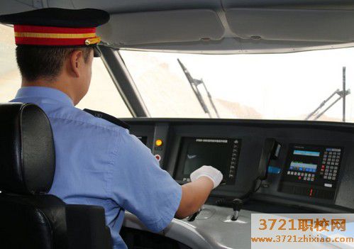 【武汉铁路学校】武汉铁路司机学校录取分数