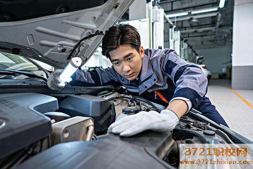 合肥学汽车修理要多久