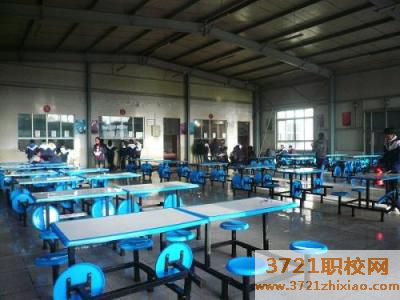 湖南曙光电子信息职业技术学校的宿舍条件和食堂情况