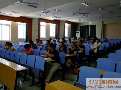 【合肥高铁学校】合肥高铁乘务学校招生女生身高体重，视力有什么要求