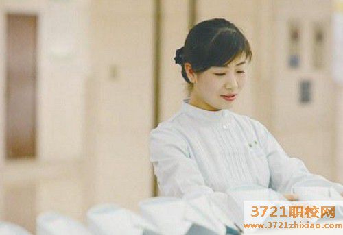 武汉学护理专业哪个学校好