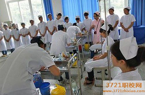 武汉学护士的学校