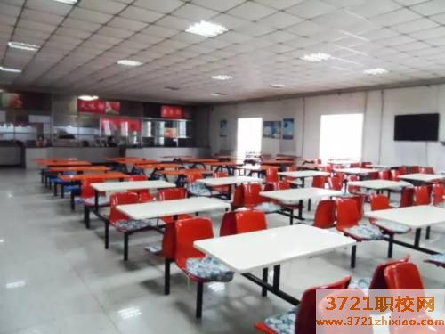 长沙科技工程学校食堂情况