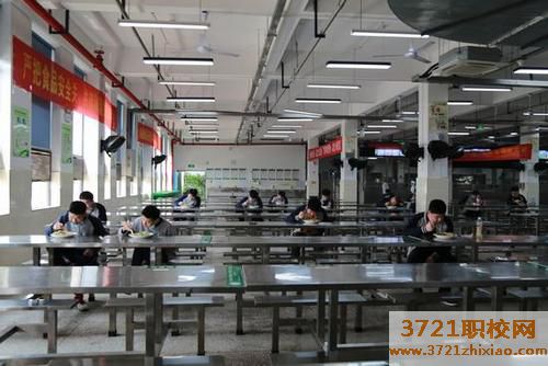 长沙汽车工业学校食堂情况