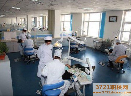 武汉比较好的口腔专业中专学校