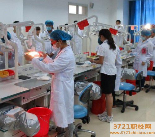 武汉学口腔专业哪个学校好