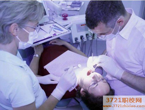 武汉口腔专业好找工作吗,好就业吗,工资多少