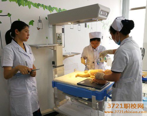 武汉女生读助产专业好吗？好就业吗