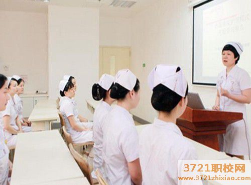 武汉哪些中专学校有助产专业