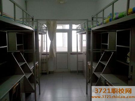【长沙中专学校】长沙医药中专学校的宿舍条件和食堂情况