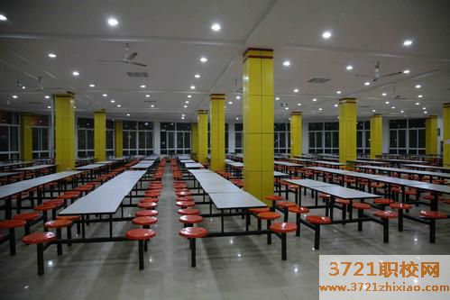 长沙医药中专学校食堂情况