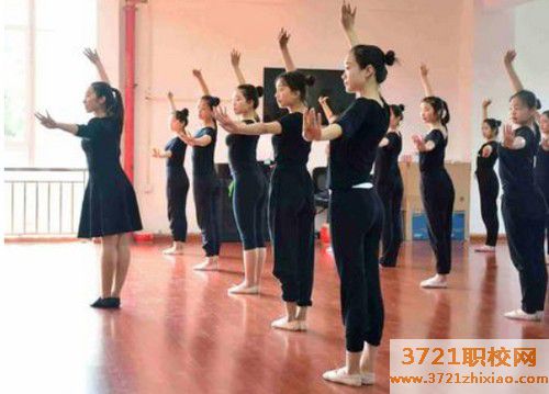 武汉中考要多少分能上幼儿师范