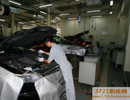 长沙哪里汽修学校好  