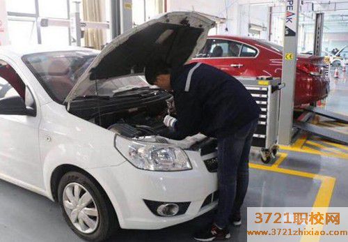 【长沙汽修学校】长沙哪里有可以学汽修的地方