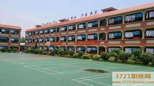 广东黄埔卫生职业技术学校学费及收费标准