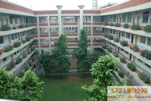 广州市蓝天技工学校学费及收费标准