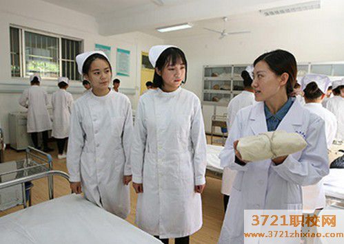 长沙读卫校选择哪个学校  