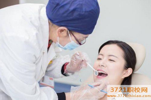 长沙口腔专业一年学费多少钱 