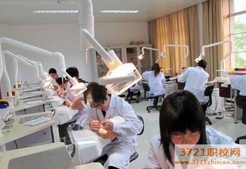 长沙学口腔专业哪个学校好