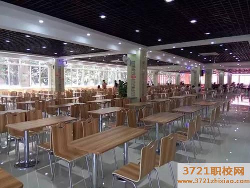 广东岭南现代技师学院食堂情况