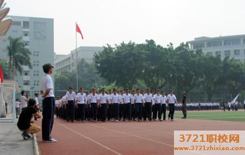 广州市白云工商技师学院的招生电话和联系方式