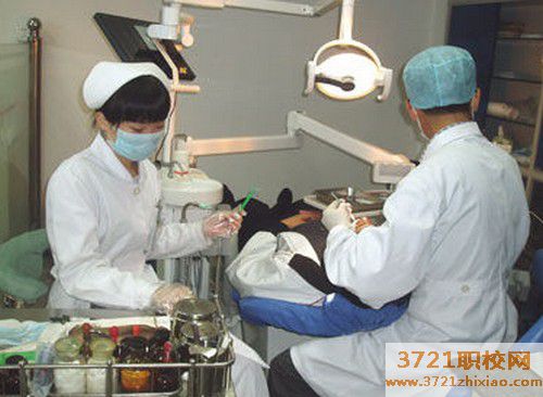 长沙口腔专业学校报名条件及报名时间     