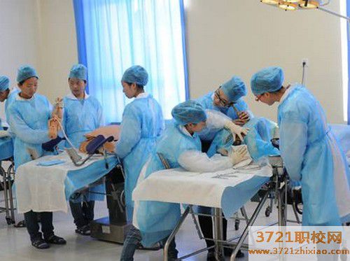 长沙助产专业一年学费多少钱