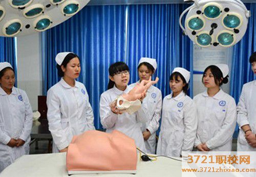 长沙助产专业学校报名条件及报名时间