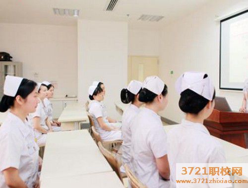 长沙助产专业好找工作吗，好就业吗，工资多少