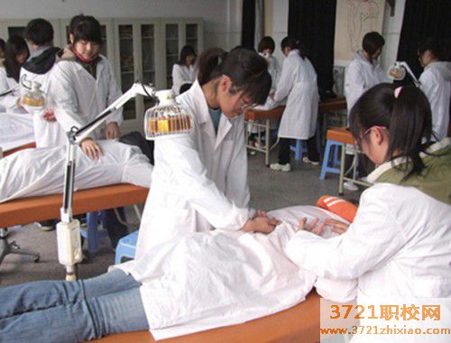 长沙康复治疗专业一年学费多少钱