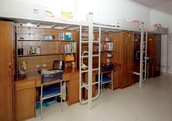 广州市土地房产中专管理学校宿舍食堂