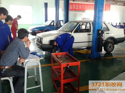 【广州汽修学校】广州汽修培训班学费，广州汽修培训班报名费多少