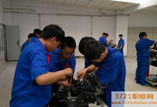 【广州汽修学校】广州汽车维修专业好不好学，广州专业汽修学校哪里有