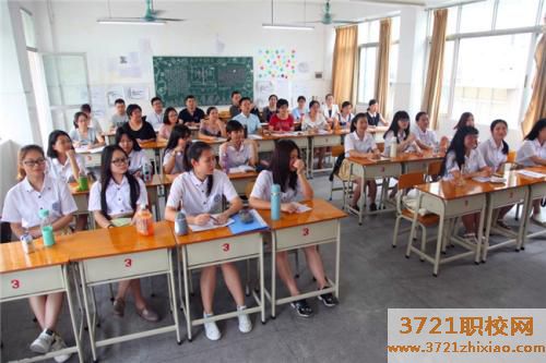 广东省轻工业技师学院学费及收费标准