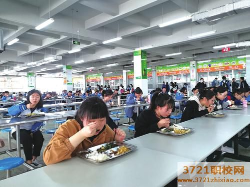 【莱芜技师学院】莱芜技师学院的宿舍条件和食堂情况