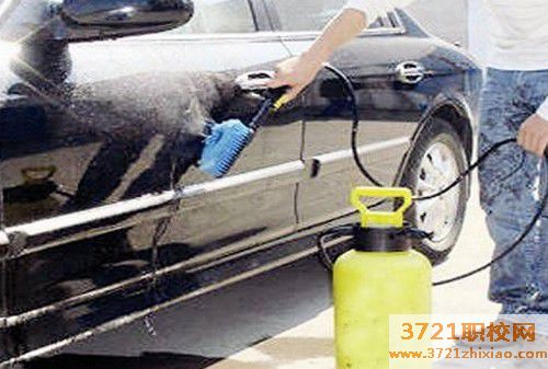 广州汽车美容专业工资一般多少