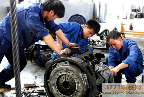 【广州汽车修理学校】广州汽车修理专业一年学费和生活费要多少