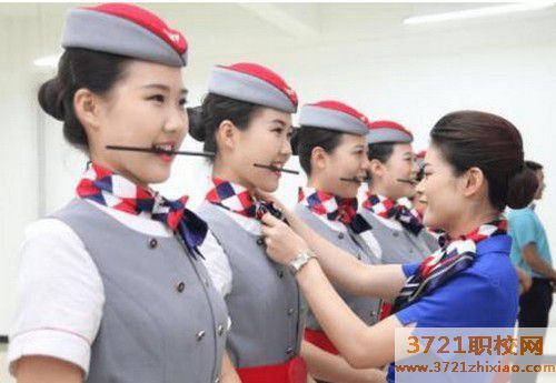 【广州高铁学校】广州高铁乘务学校招生女生身高体重,视力有什么要求